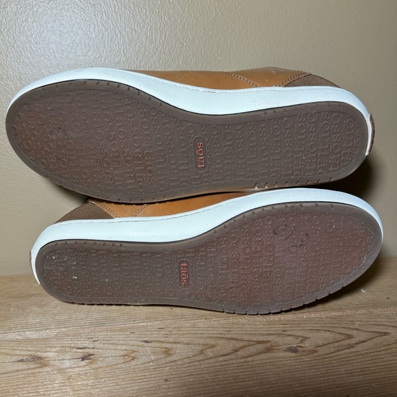 Taos New Unity Boots Chestnut Slip On Burnished Leather Tan SZ 8.5 - Picture 11 of 11